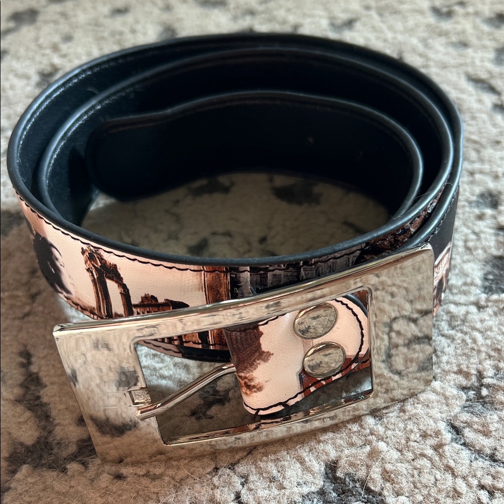 Stylish Black and Silver Belt